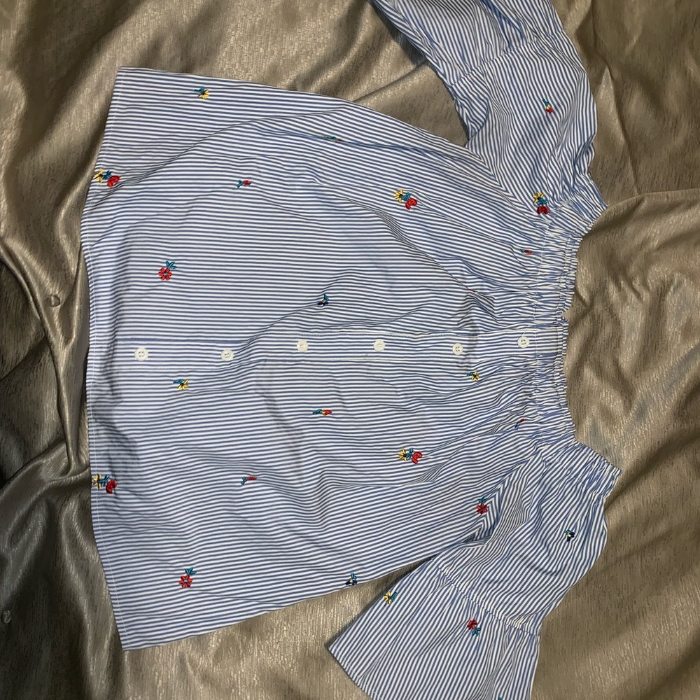 Francesca’s summer 3/4 length sleeves shirt